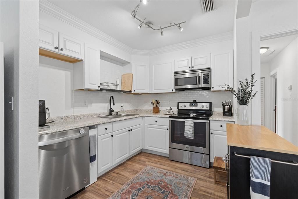 На продажу: $329,900 (3 спален, 1 ванн, 1008 Квадратных фут)