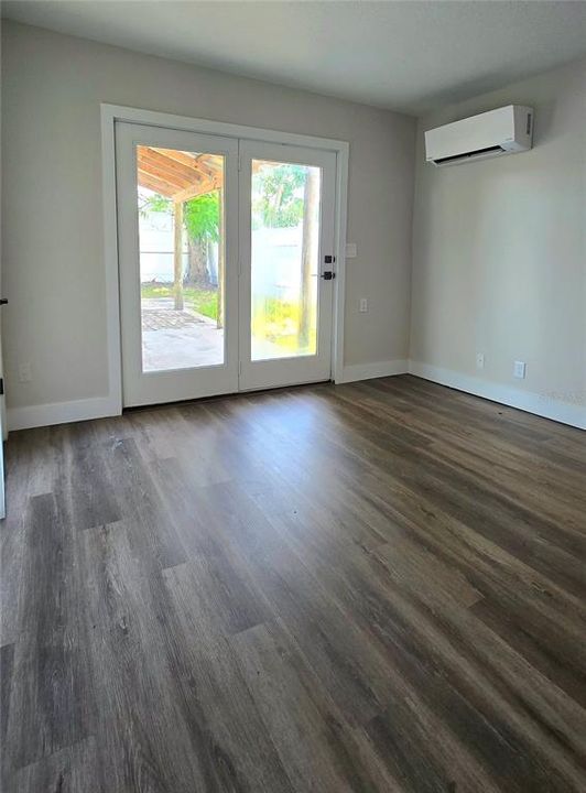 В аренду: $1,100 (6 спален, 3 ванн, 1835 Квадратных фут)