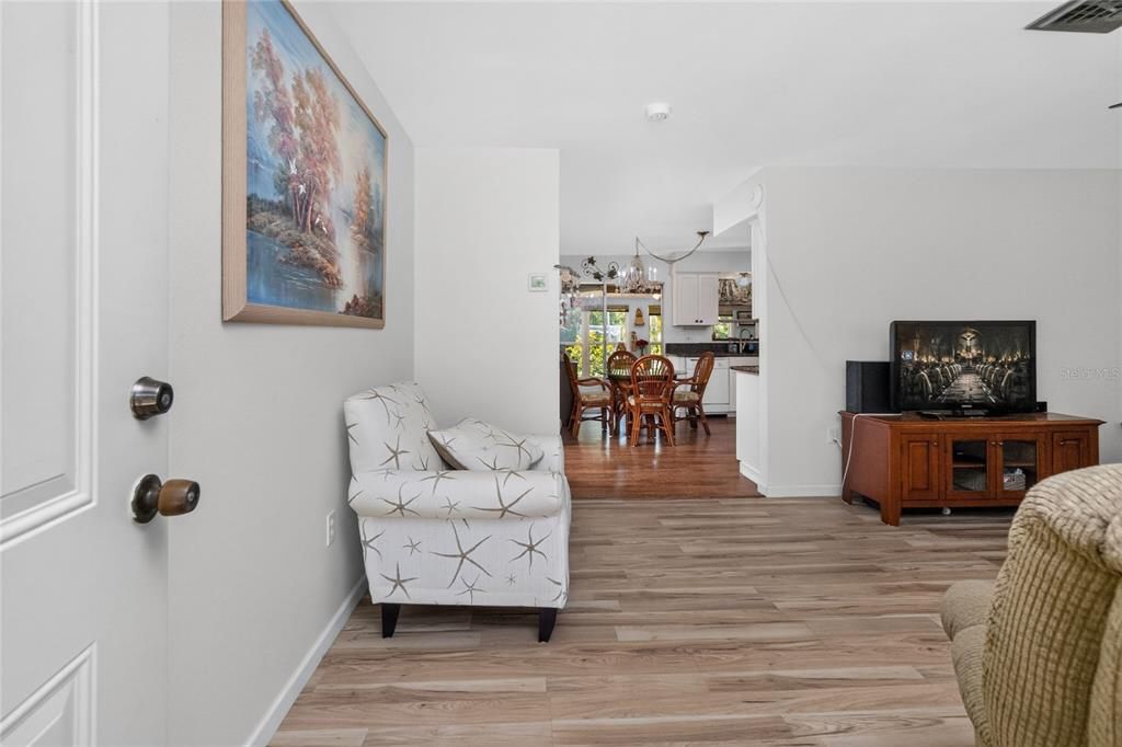 En Venta: $298,000 (2 camas, 1 baños, 936 Pies cuadrados)