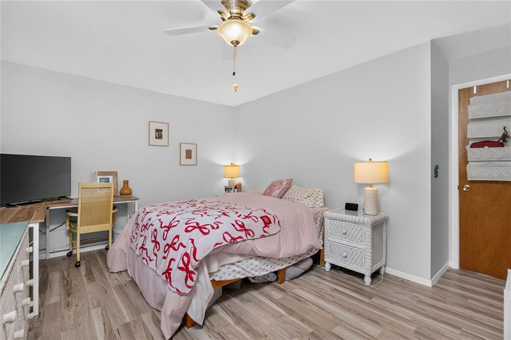 En Venta: $298,000 (2 camas, 1 baños, 936 Pies cuadrados)
