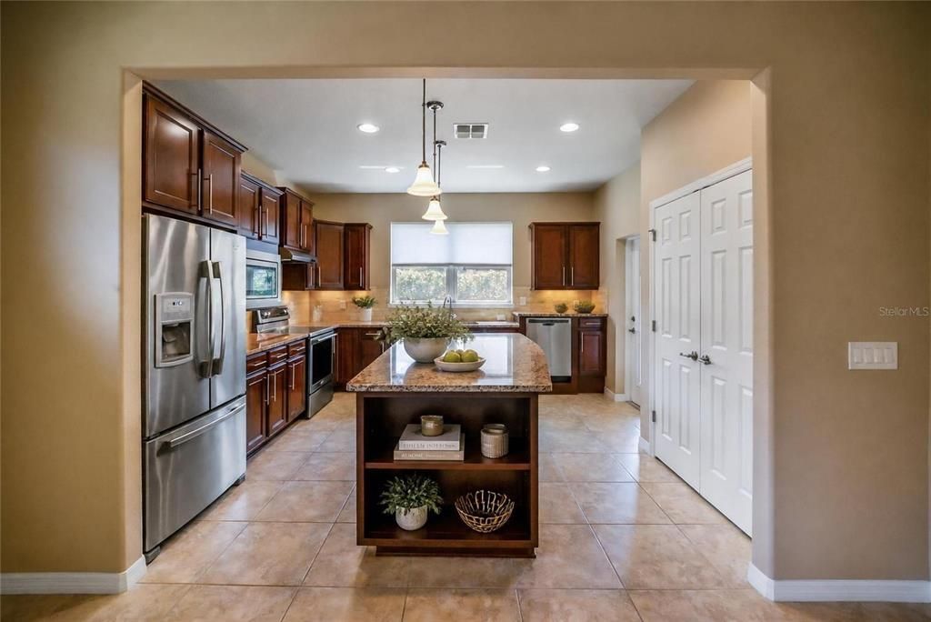 For Sale: $245,542 (2 beds, 2 baths, 1443 Square Feet)
