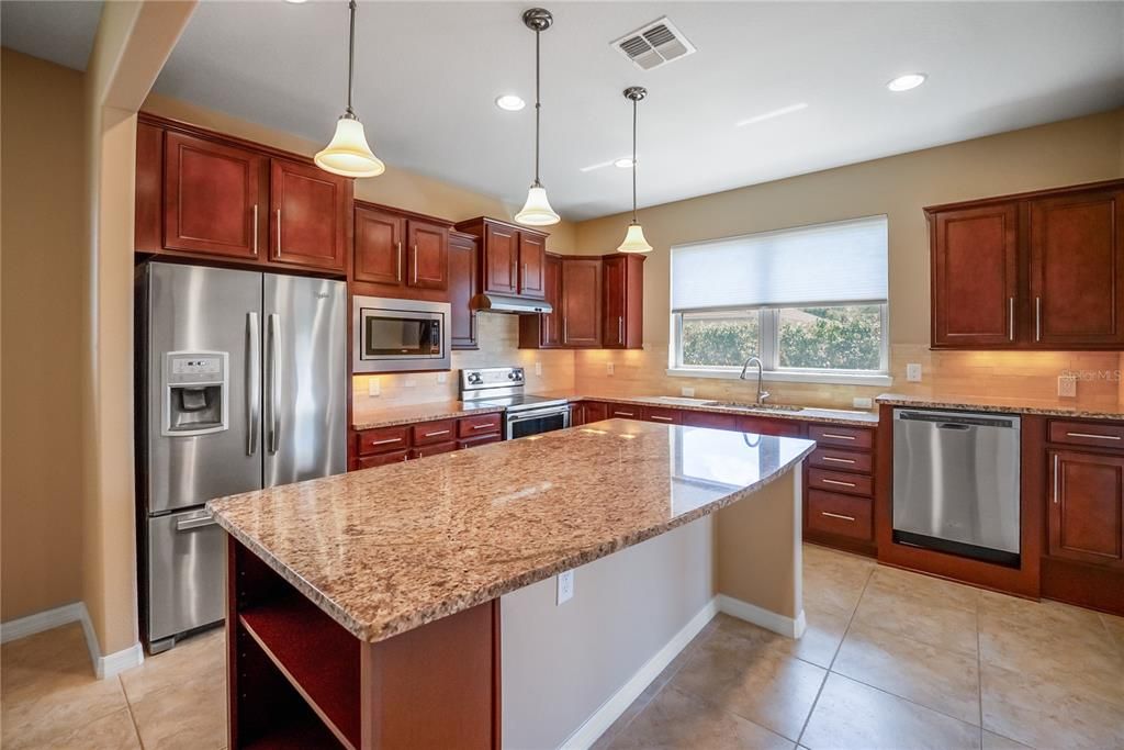 For Sale: $245,542 (2 beds, 2 baths, 1443 Square Feet)