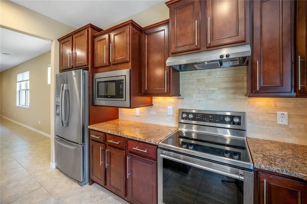 For Sale: $245,542 (2 beds, 2 baths, 1443 Square Feet)