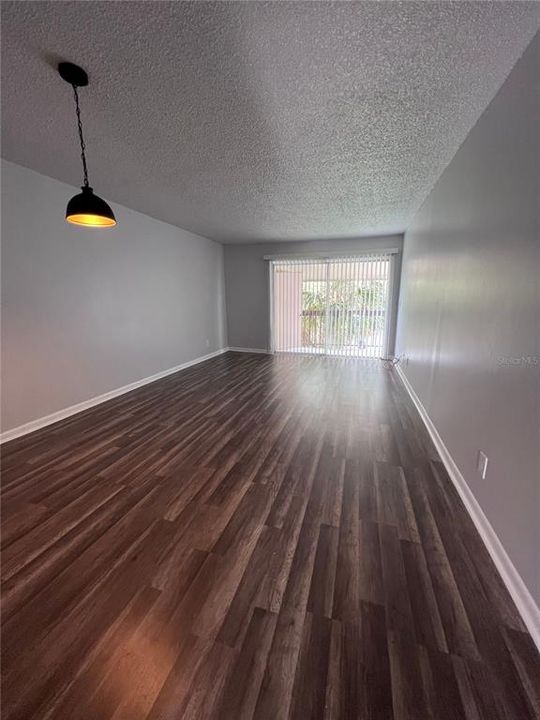 For Sale: $165,000 (2 beds, 2 baths, 1068 Square Feet)