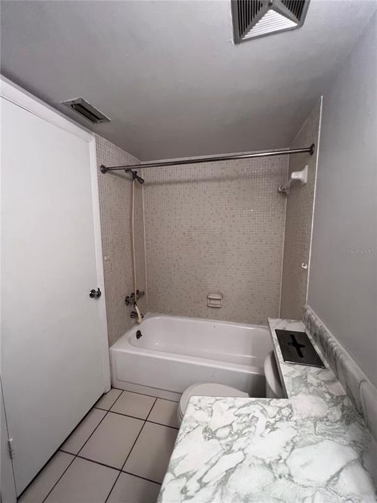For Sale: $165,000 (2 beds, 2 baths, 1068 Square Feet)