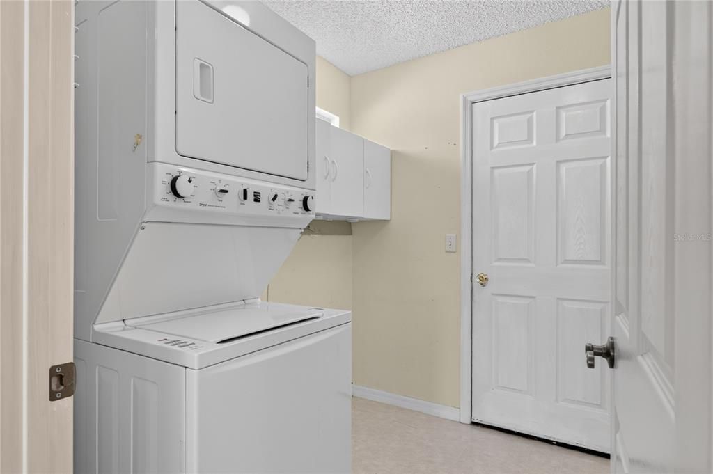 En Venta: $229,900 (3 camas, 2 baños, 1736 Pies cuadrados)