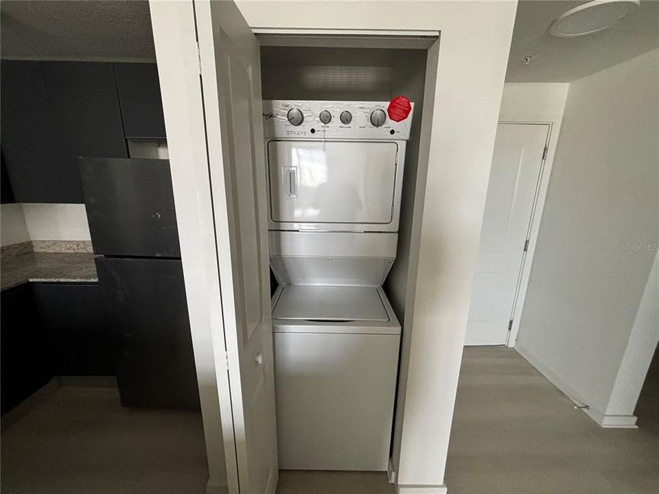 For Rent: $1,350 (1 beds, 1 baths, 750 Square Feet)
