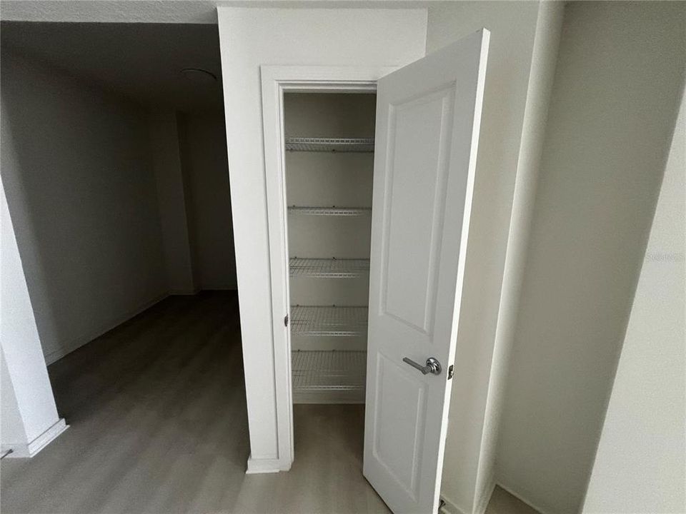 For Rent: $1,350 (1 beds, 1 baths, 750 Square Feet)