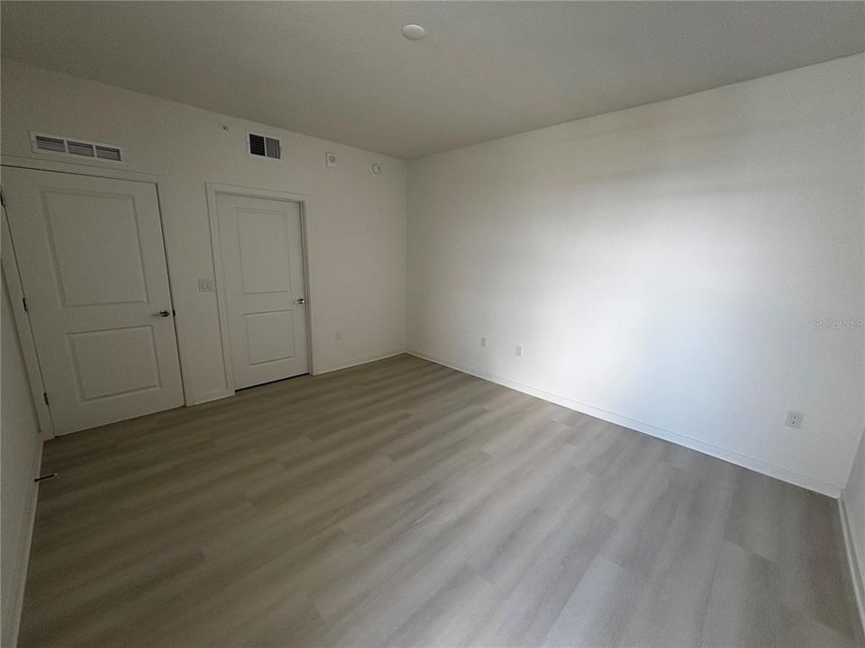 For Rent: $1,350 (1 beds, 1 baths, 750 Square Feet)