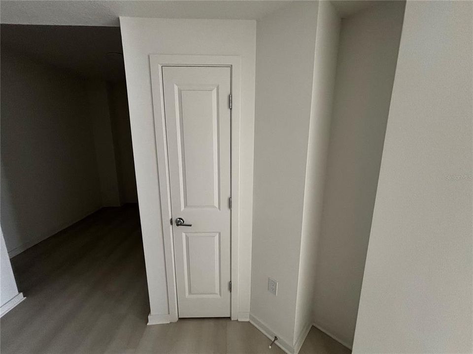 For Rent: $1,350 (1 beds, 1 baths, 750 Square Feet)