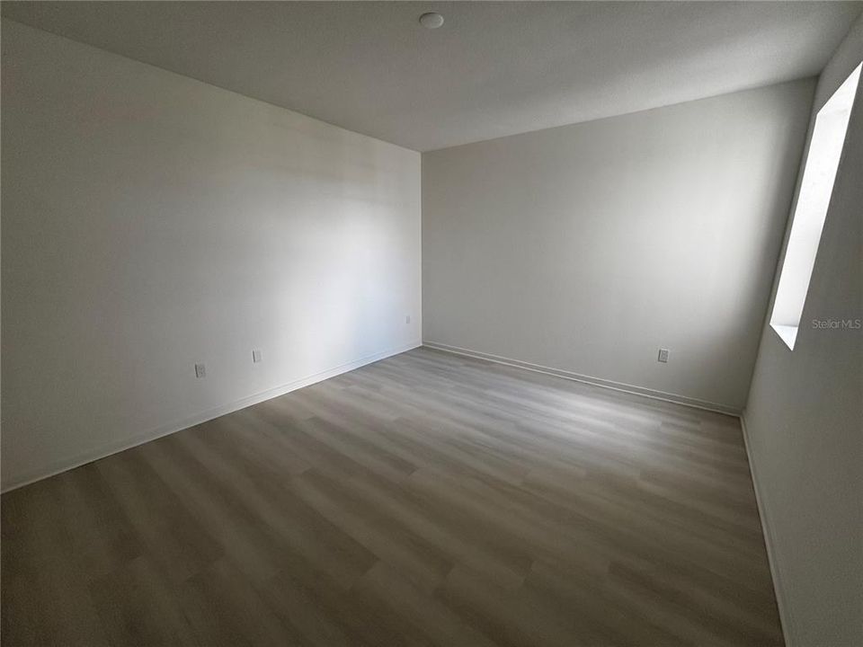 For Rent: $1,350 (1 beds, 1 baths, 750 Square Feet)