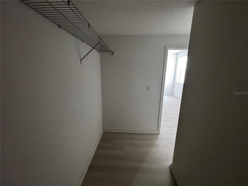 For Rent: $1,350 (1 beds, 1 baths, 750 Square Feet)