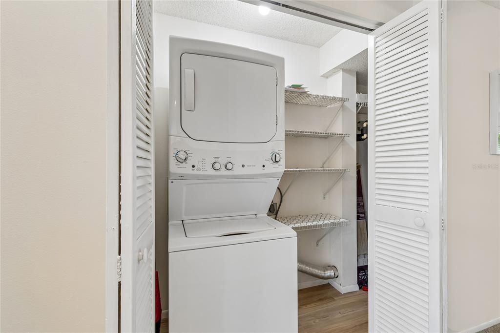На продажу: $212,000 (2 спален, 2 ванн, 1250 Квадратных фут)