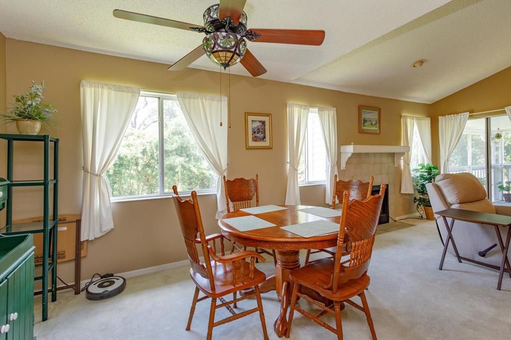 For Sale: $289,000 (3 beds, 2 baths, 1395 Square Feet)