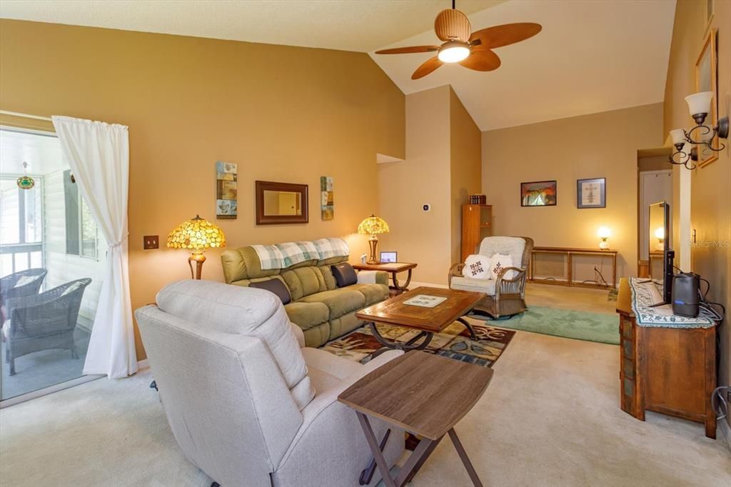 For Sale: $289,000 (3 beds, 2 baths, 1395 Square Feet)