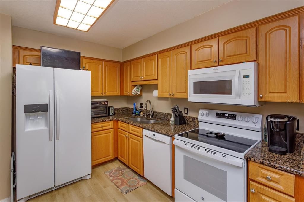 For Sale: $289,000 (3 beds, 2 baths, 1395 Square Feet)