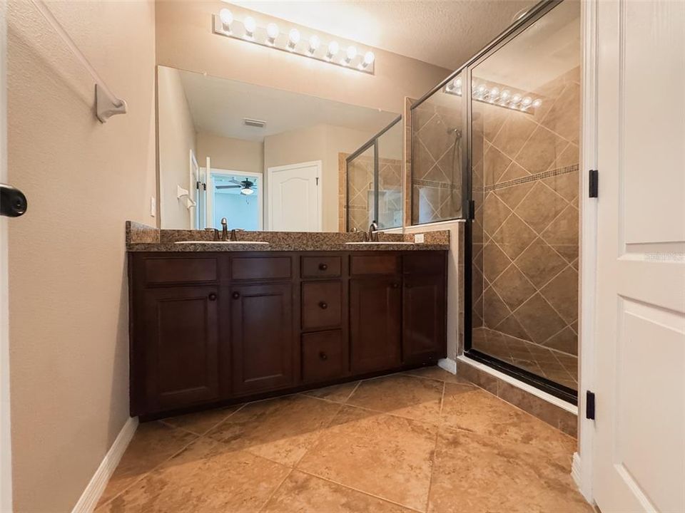 For Rent: $2,100 (3 beds, 2 baths, 1689 Square Feet)