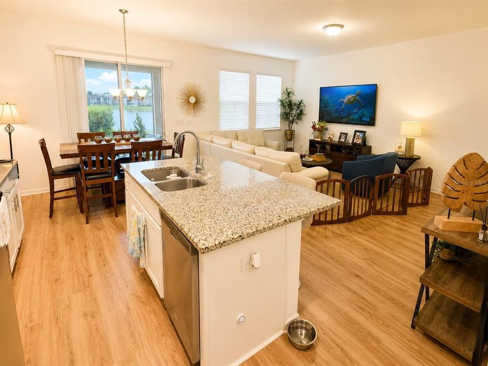 En Venta: $419,999 (3 camas, 2 baños, 1596 Pies cuadrados)