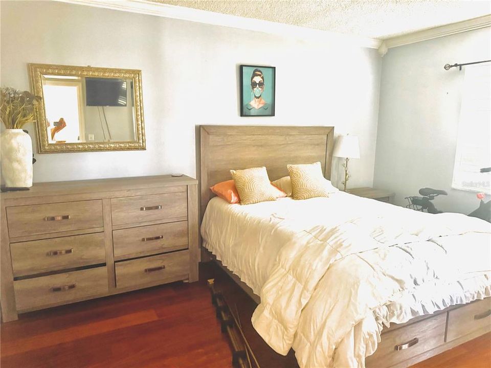 En Venta: $350,000 (2 camas, 2 baños, 1055 Pies cuadrados)