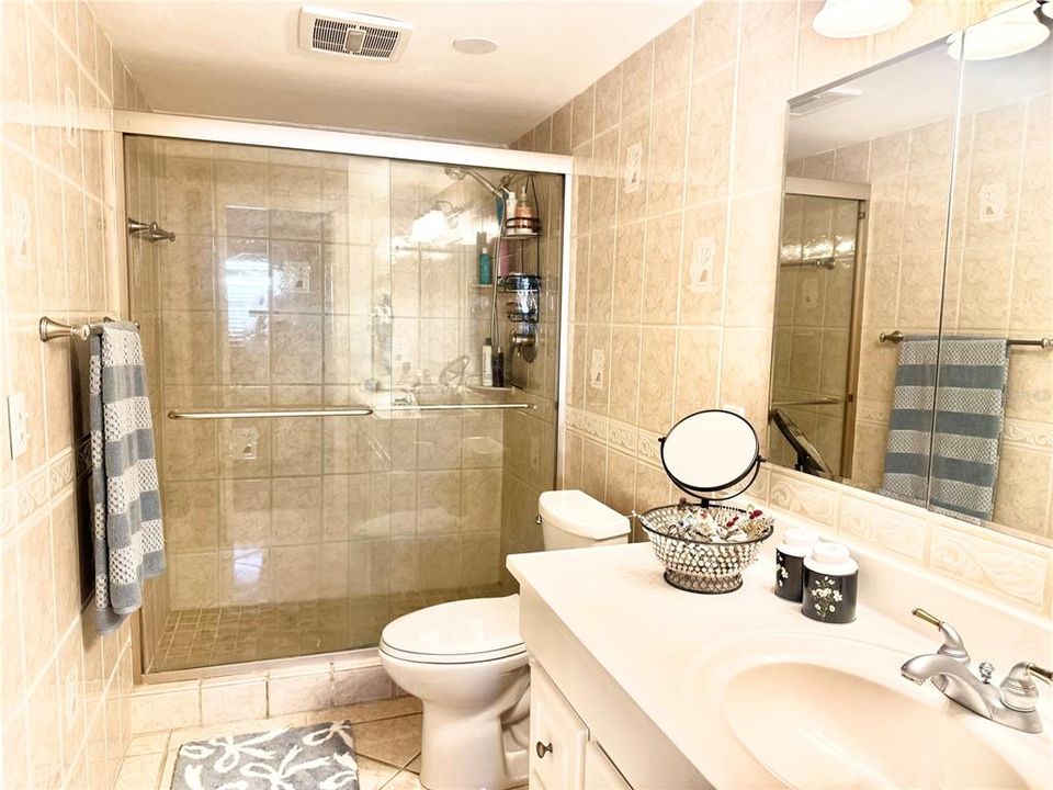 En Venta: $350,000 (2 camas, 2 baños, 1055 Pies cuadrados)