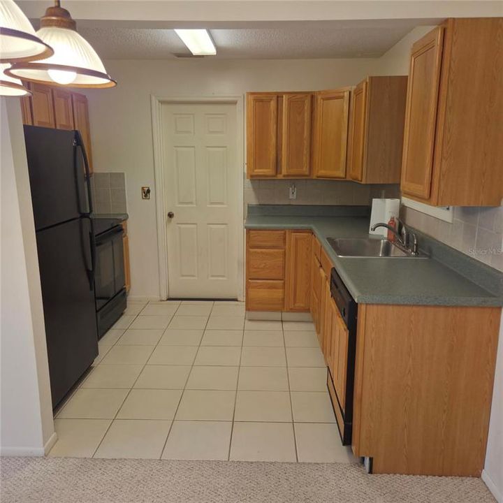 For Sale: $178,000 (2 beds, 1 baths, 1056 Square Feet)