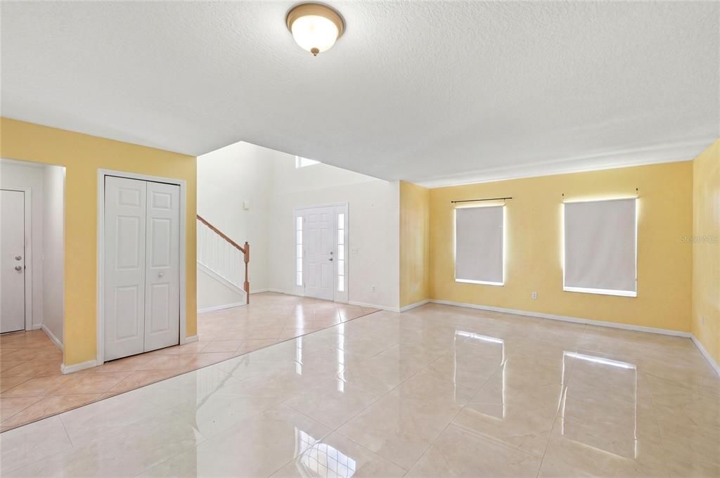 For Sale: $349,000 (6 beds, 4 baths, 3920 Square Feet)