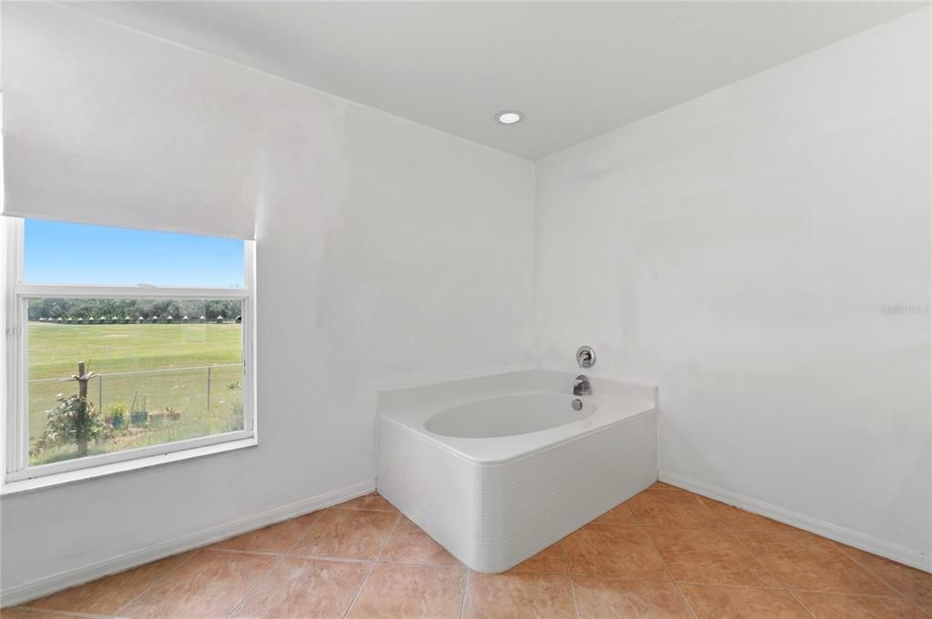 For Sale: $349,000 (6 beds, 4 baths, 3920 Square Feet)