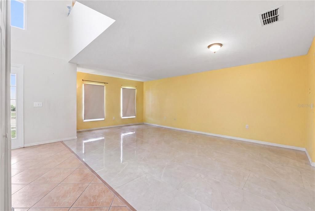 For Sale: $349,000 (6 beds, 4 baths, 3920 Square Feet)