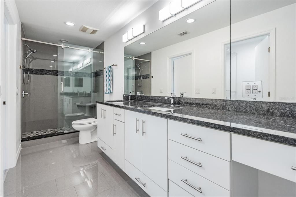 En Venta: $529,900 (3 camas, 2 baños, 1700 Pies cuadrados)