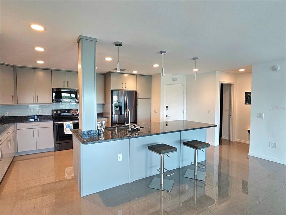 En Venta: $529,900 (3 camas, 2 baños, 1700 Pies cuadrados)