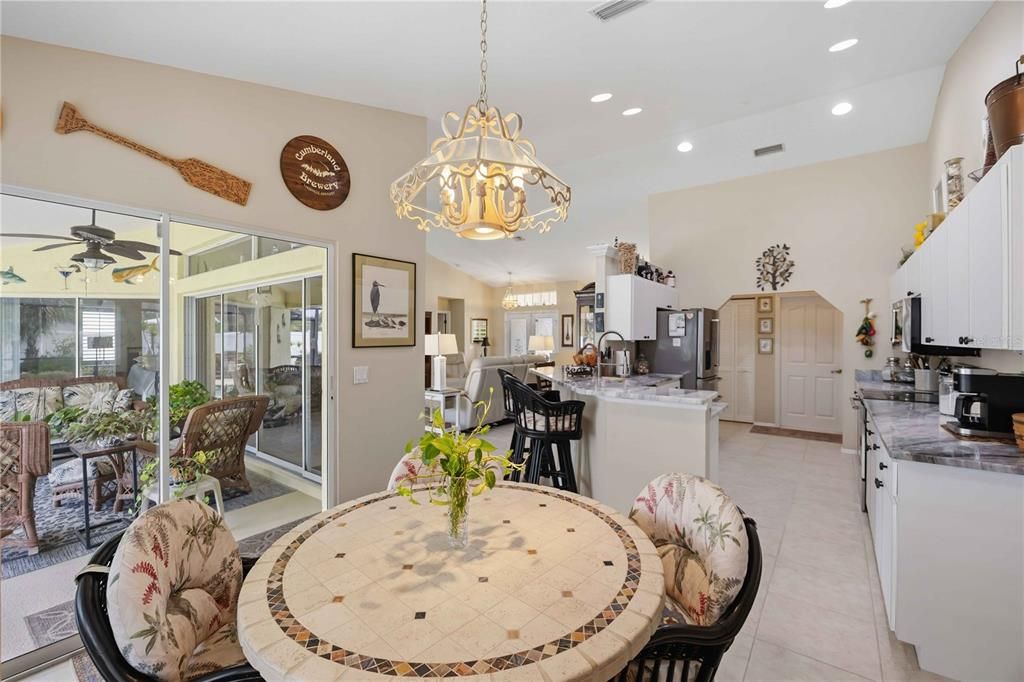 En Venta: $535,000 (3 camas, 2 baños, 2070 Pies cuadrados)