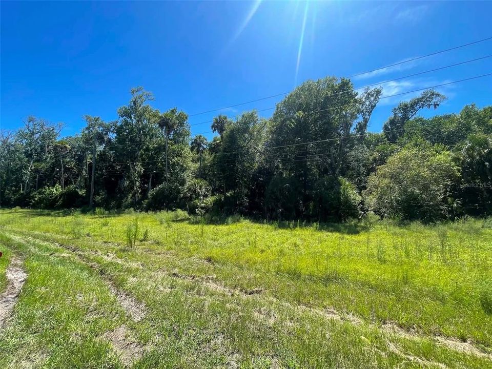 На продажу: $180,000 (2.10 acres)