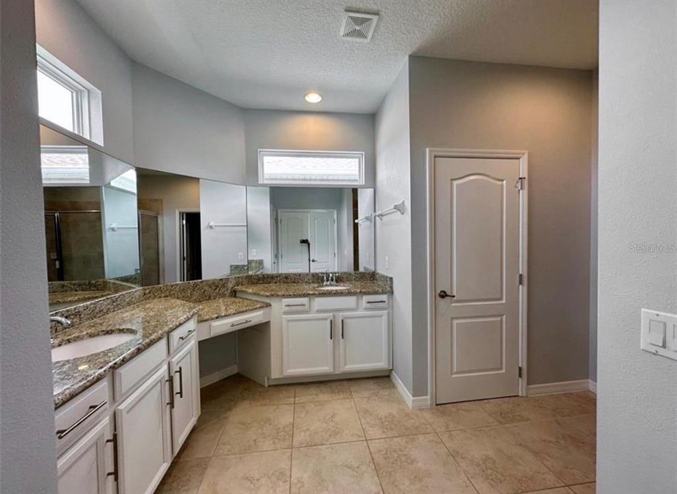 For Rent: $3,100 (4 beds, 3 baths, 2306 Square Feet)