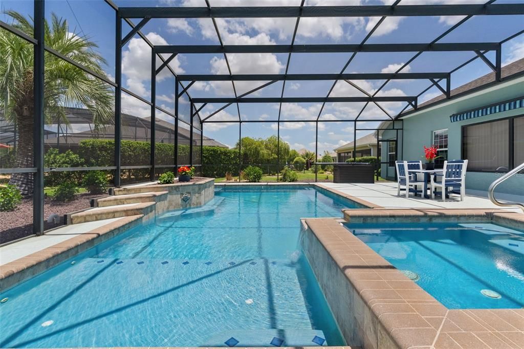 En Venta: $1,299,900 (4 camas, 2 baños, 2521 Pies cuadrados)