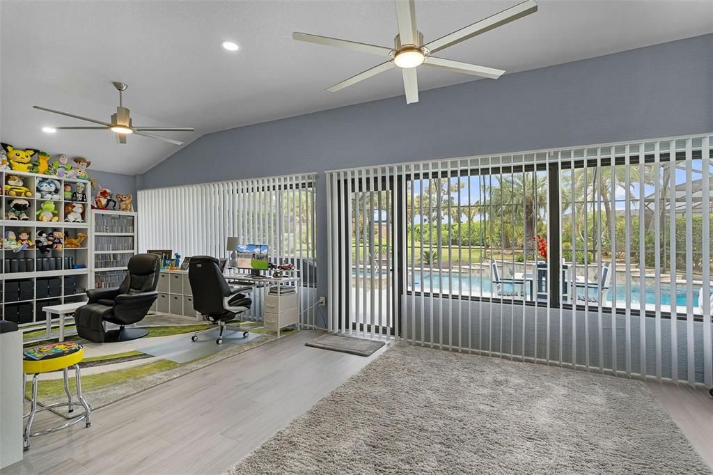 En Venta: $1,299,900 (4 camas, 2 baños, 2521 Pies cuadrados)