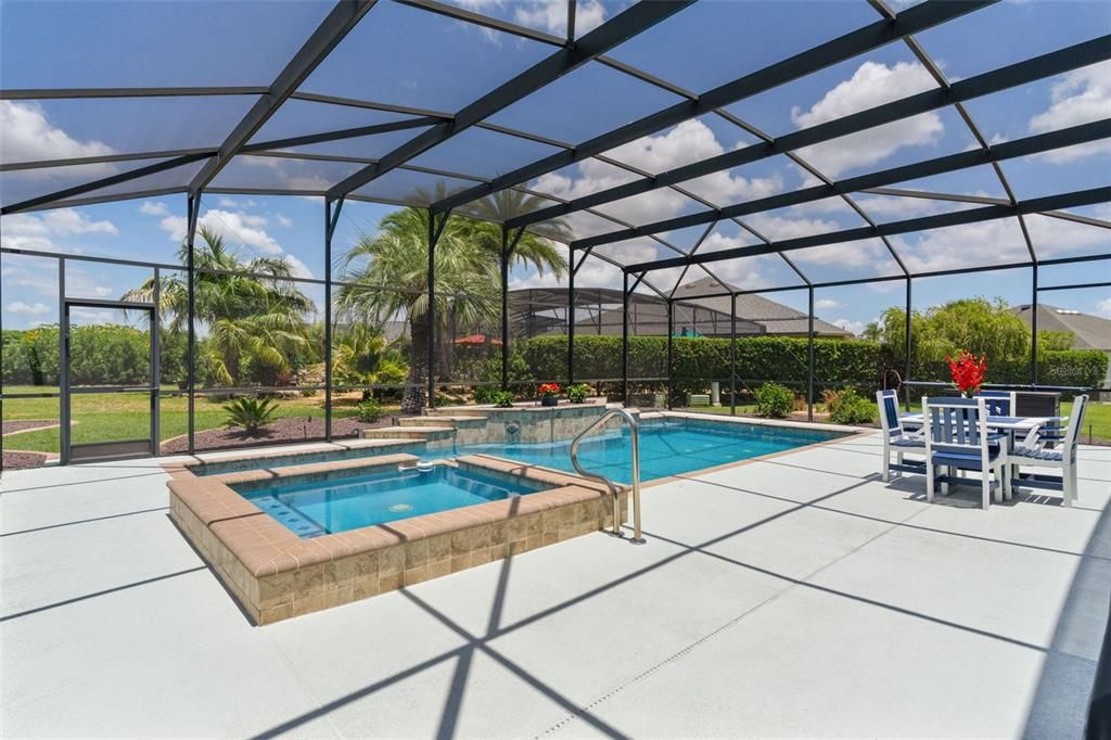 En Venta: $1,299,900 (4 camas, 2 baños, 2521 Pies cuadrados)
