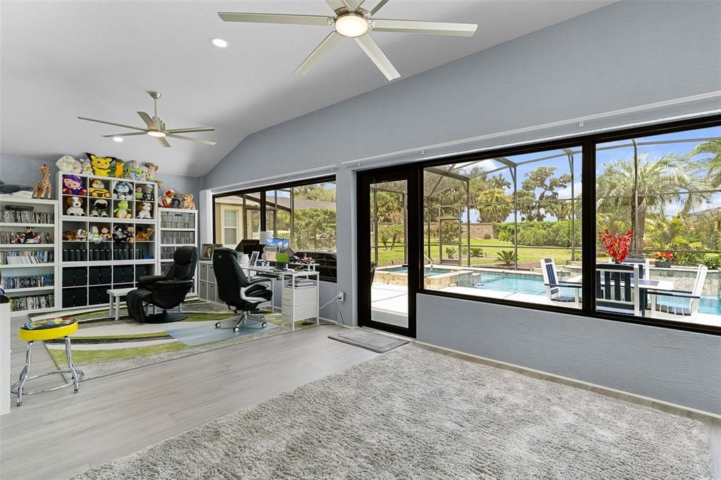 En Venta: $1,299,900 (4 camas, 2 baños, 2521 Pies cuadrados)