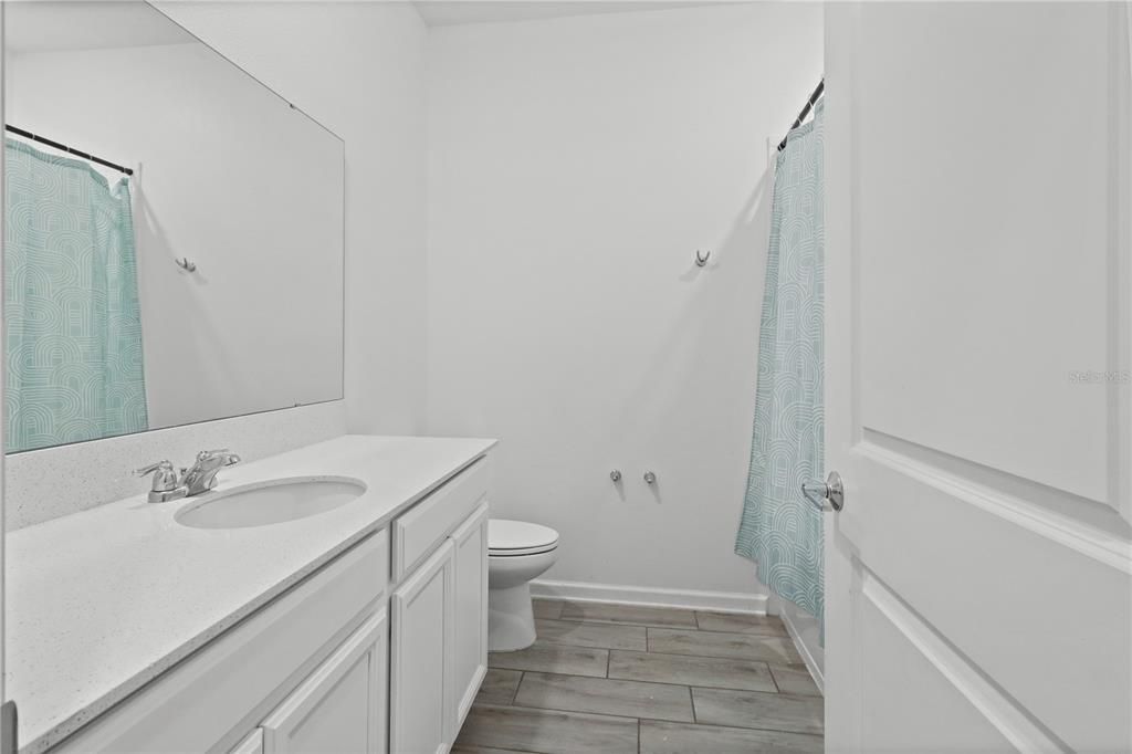 En Venta: $324,900 (4 camas, 2 baños, 1850 Pies cuadrados)