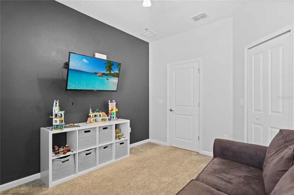 En Venta: $324,900 (4 camas, 2 baños, 1850 Pies cuadrados)
