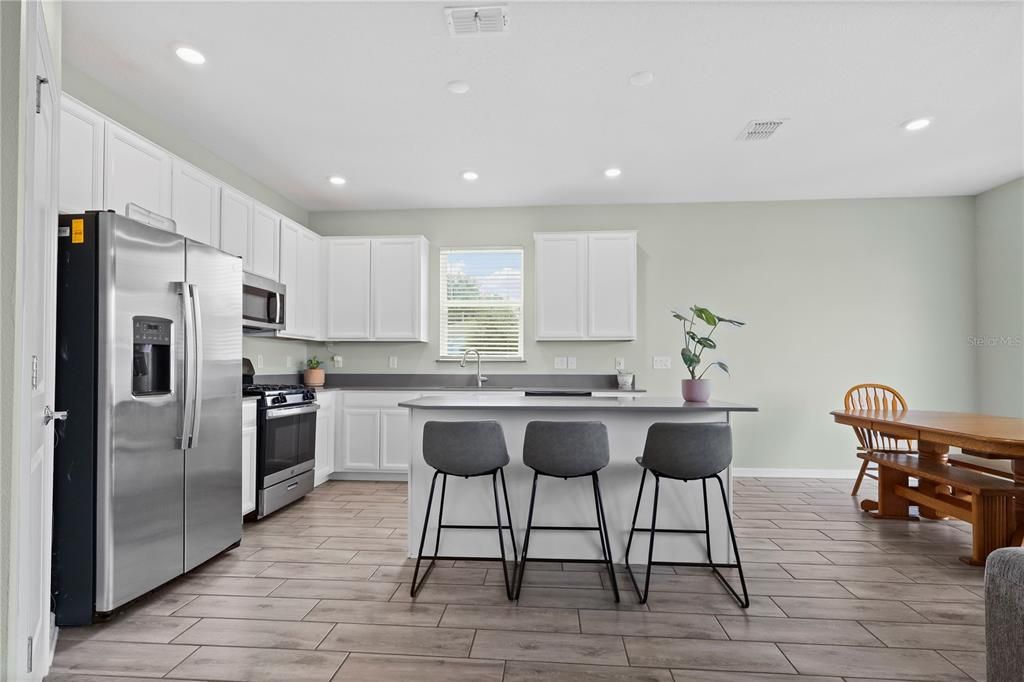 En Venta: $324,900 (4 camas, 2 baños, 1850 Pies cuadrados)