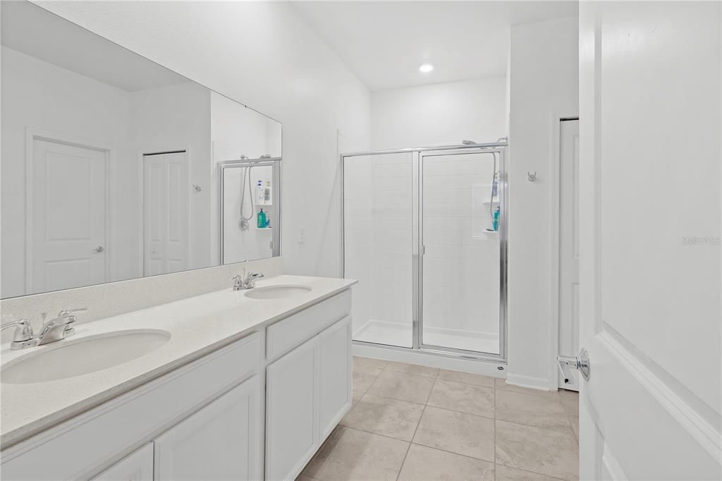 En Venta: $324,900 (4 camas, 2 baños, 1850 Pies cuadrados)