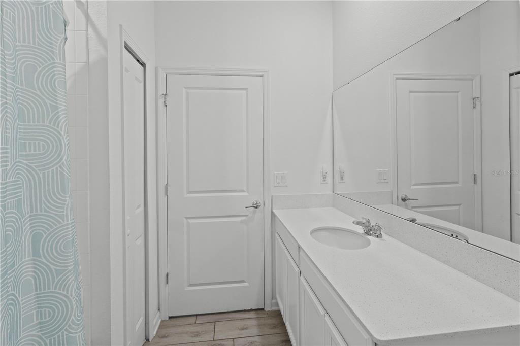 En Venta: $324,900 (4 camas, 2 baños, 1850 Pies cuadrados)