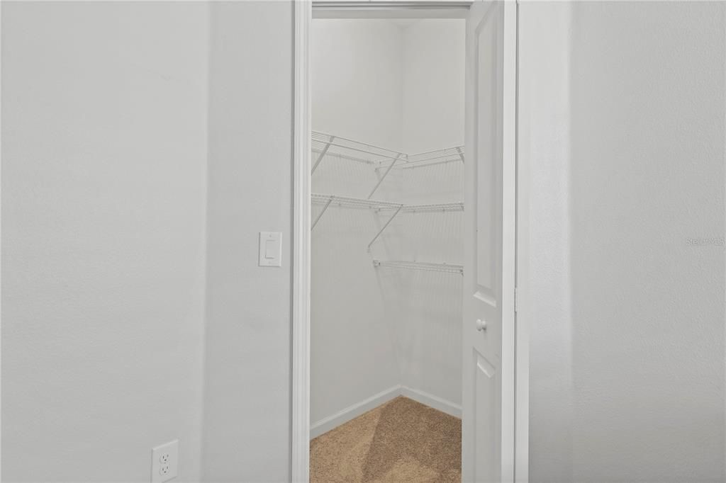 En Venta: $324,900 (4 camas, 2 baños, 1850 Pies cuadrados)
