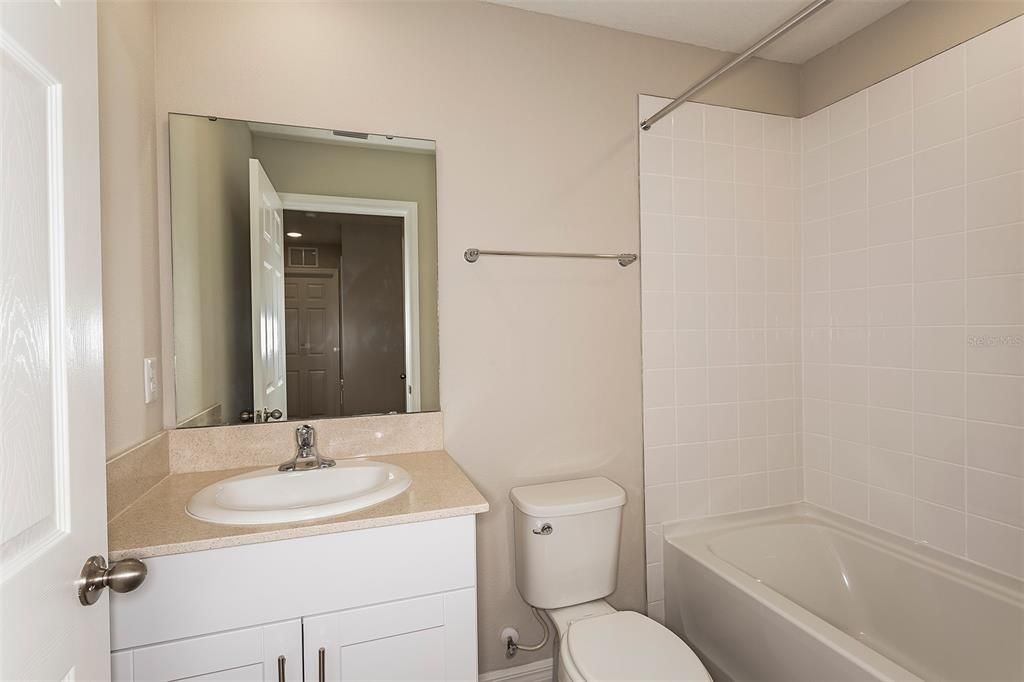 En Venta: $389,990 (4 camas, 2 baños, 2039 Pies cuadrados)
