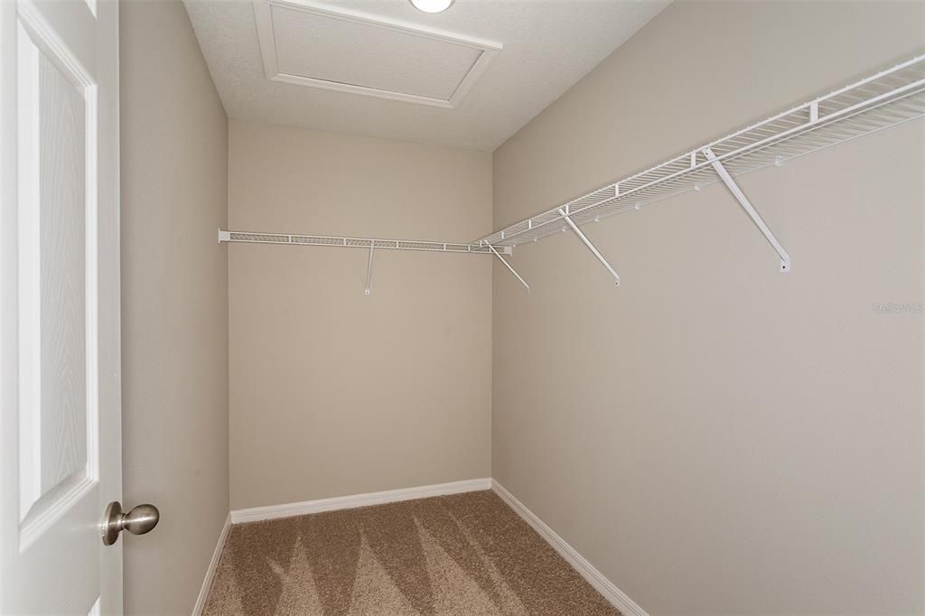 En Venta: $389,990 (4 camas, 2 baños, 2039 Pies cuadrados)