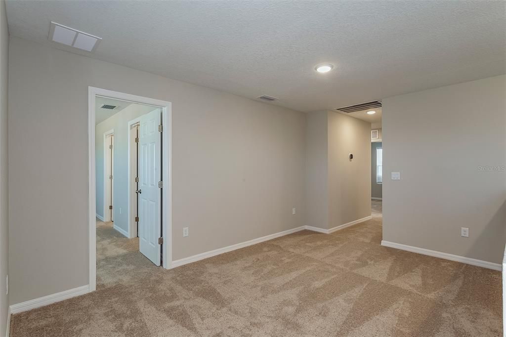 En Venta: $389,990 (4 camas, 2 baños, 2039 Pies cuadrados)