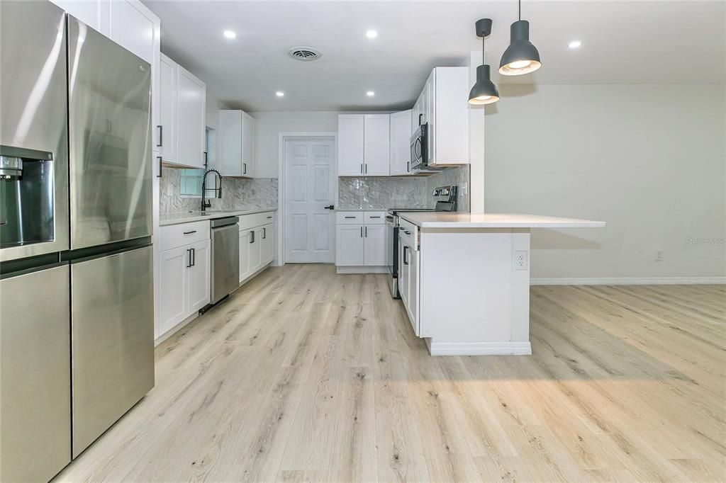 For Sale: $419,000 (4 beds, 2 baths, 1836 Square Feet)