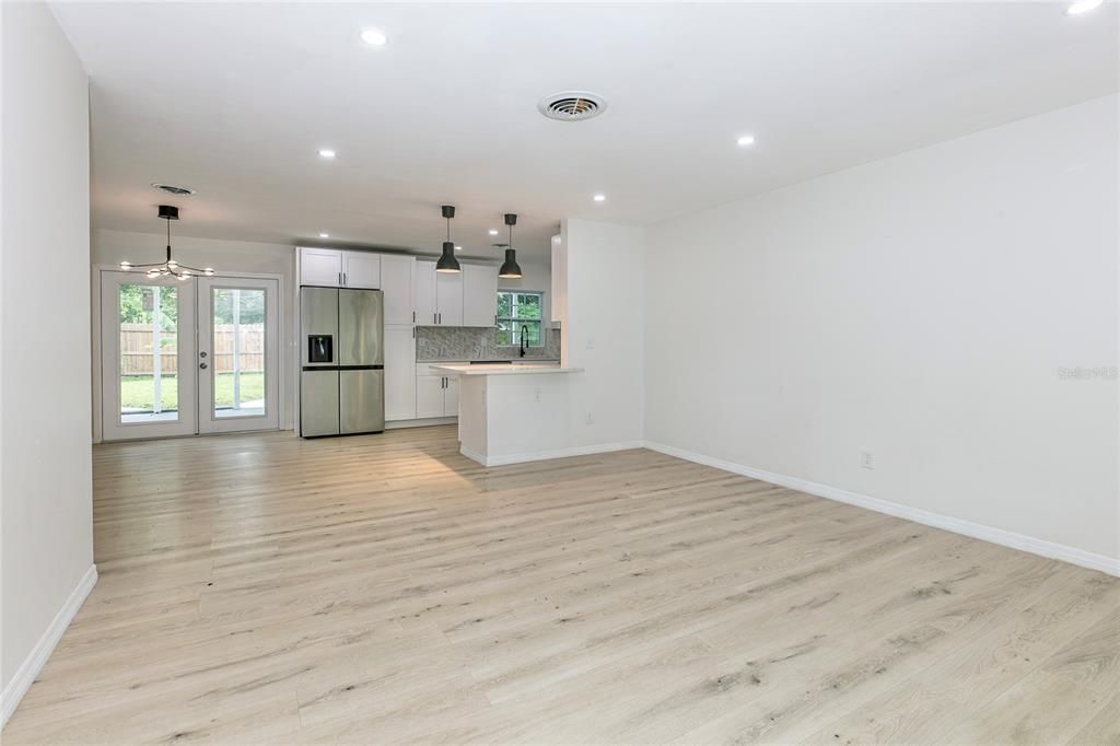For Sale: $419,000 (4 beds, 2 baths, 1836 Square Feet)