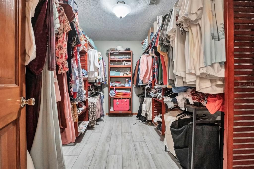 На продажу: $449,900 (3 спален, 2 ванн, 2404 Квадратных фут)