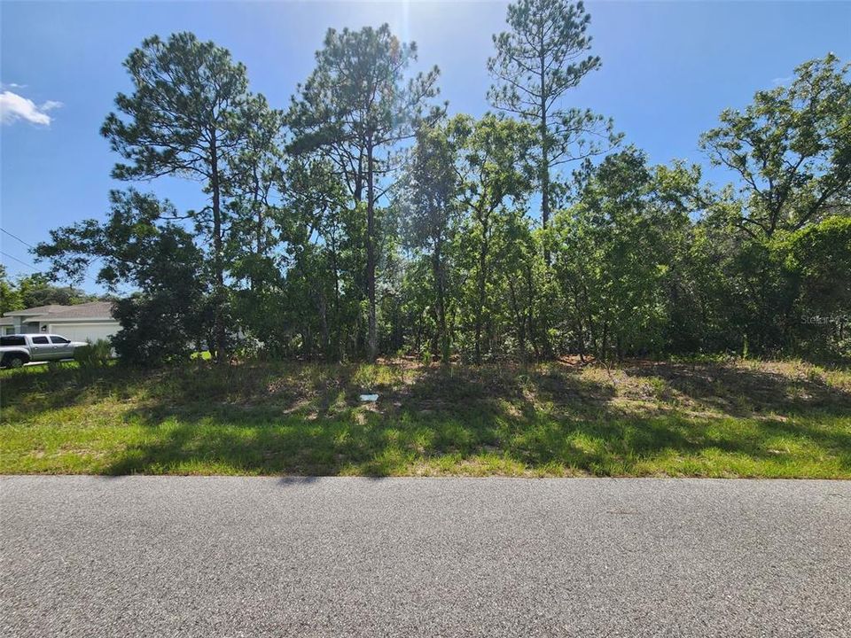 En Venta: $27,900 (0.23 acres)